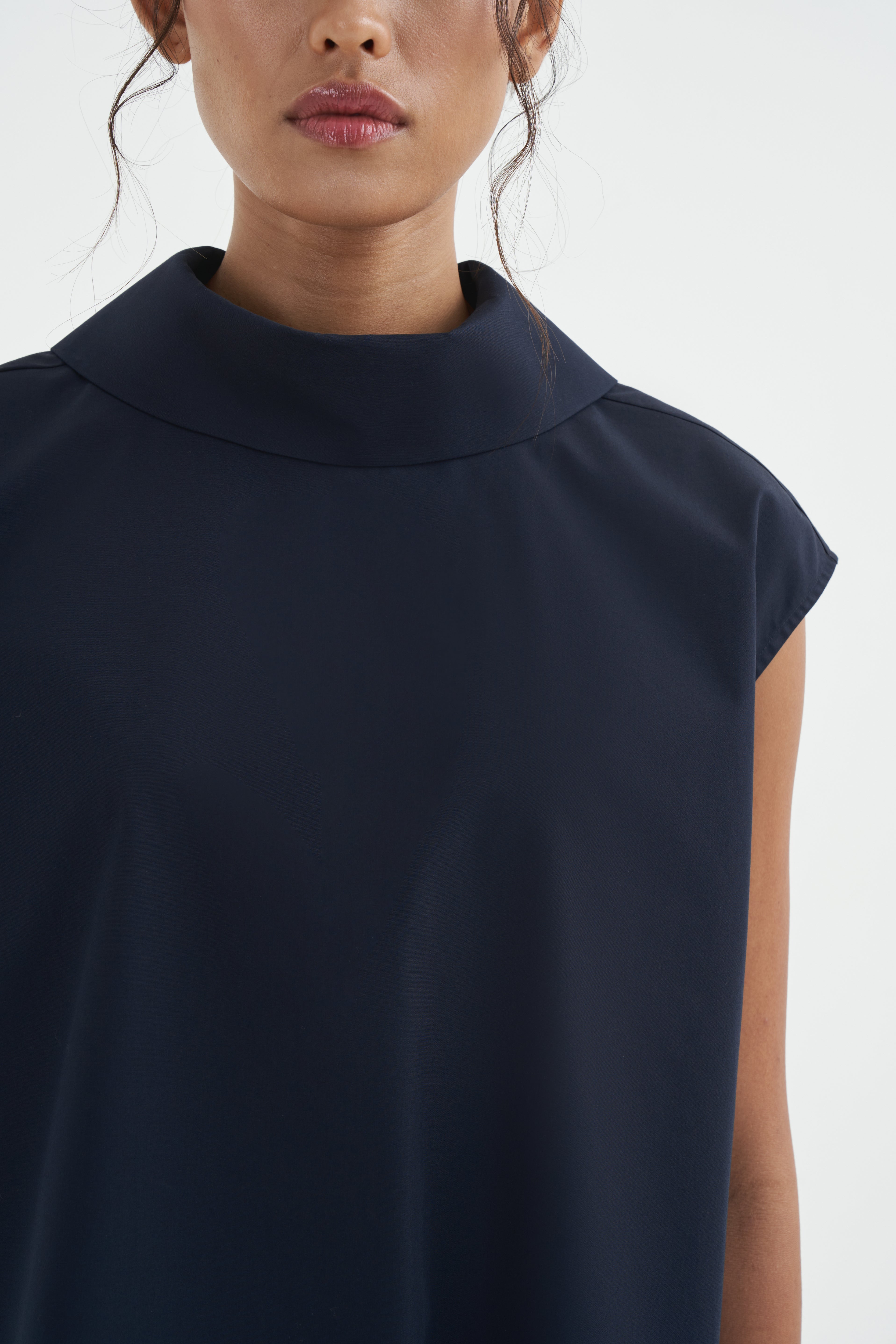 AMANA - Deep Navy