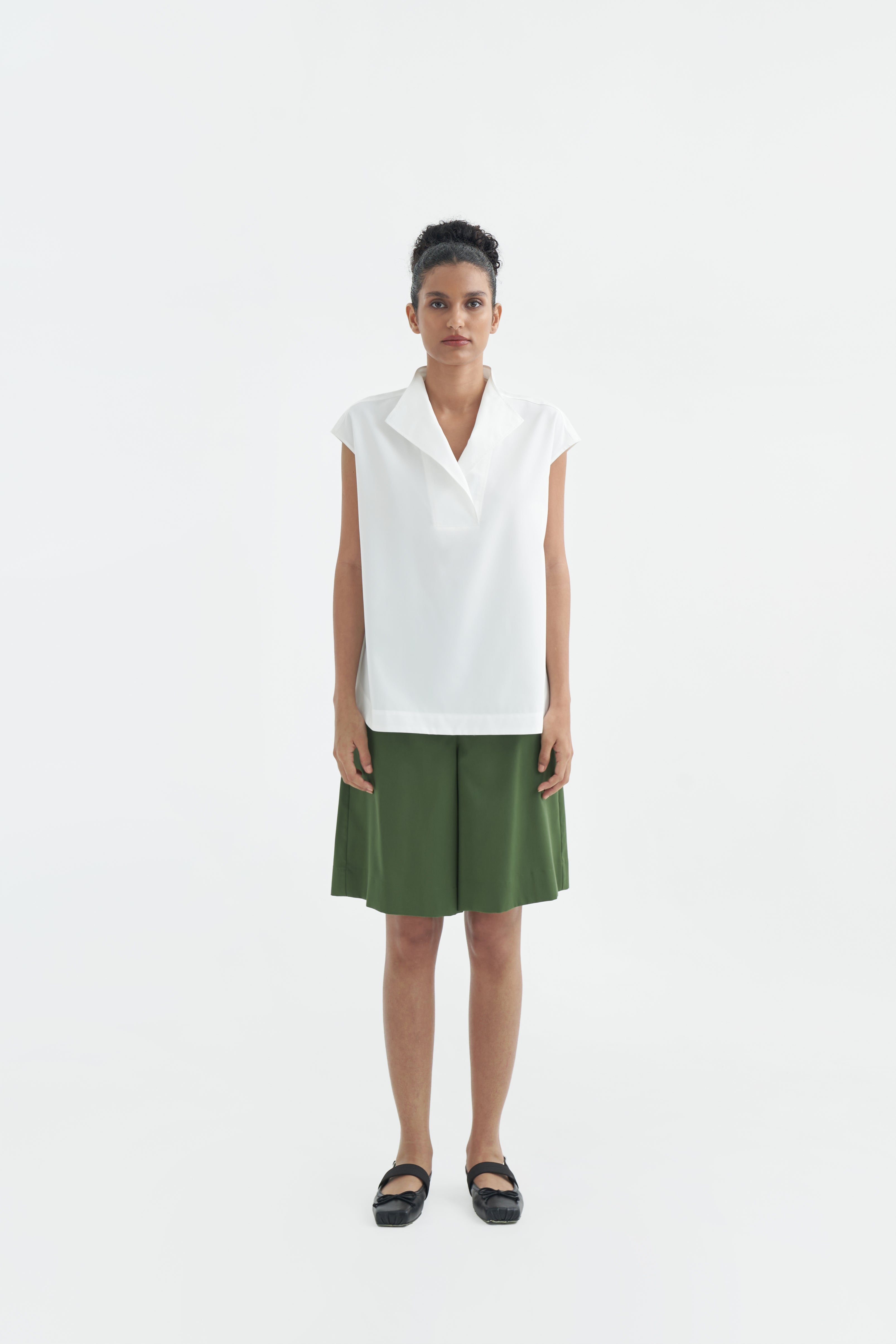 AMIRA - White