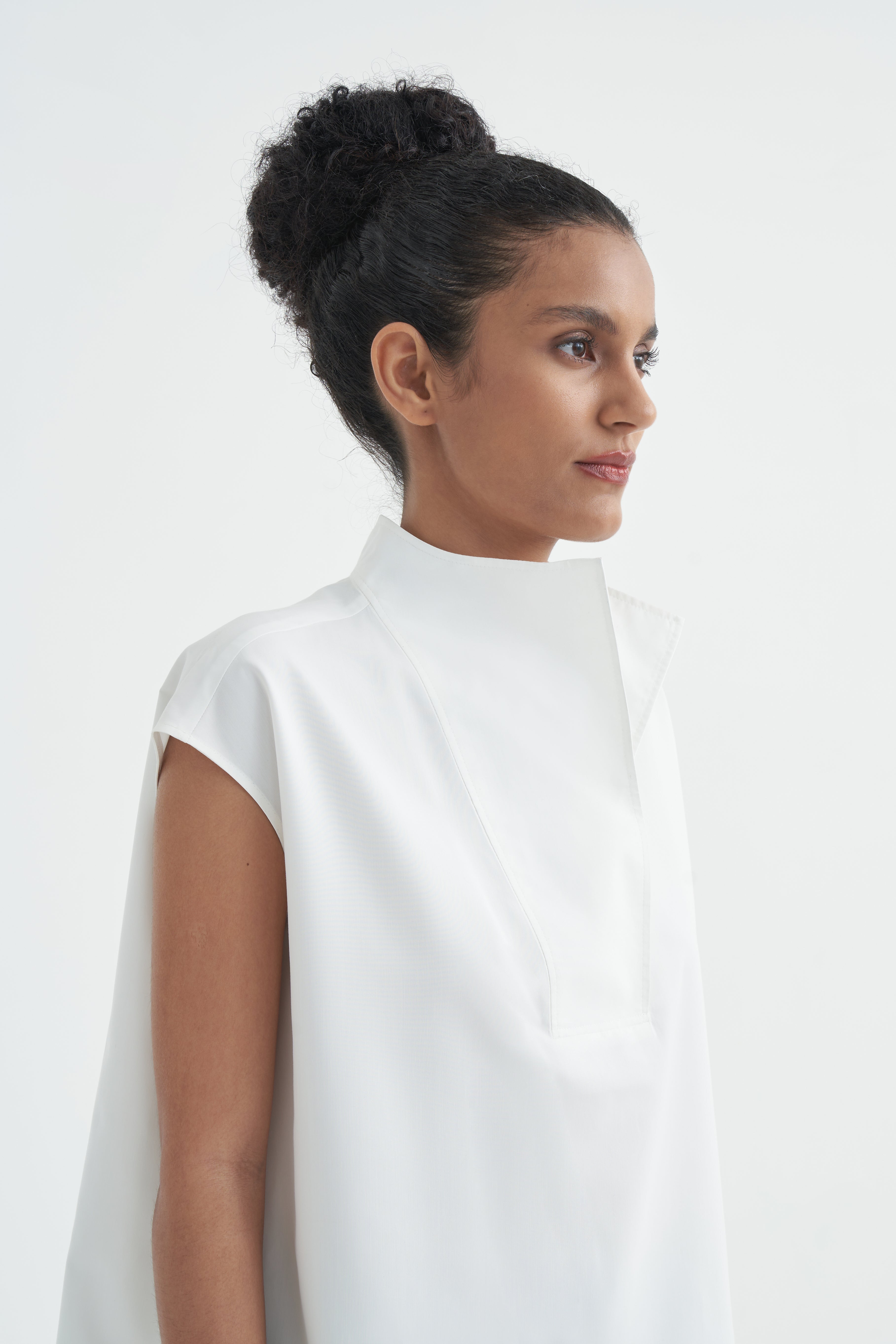 AMIRA - White