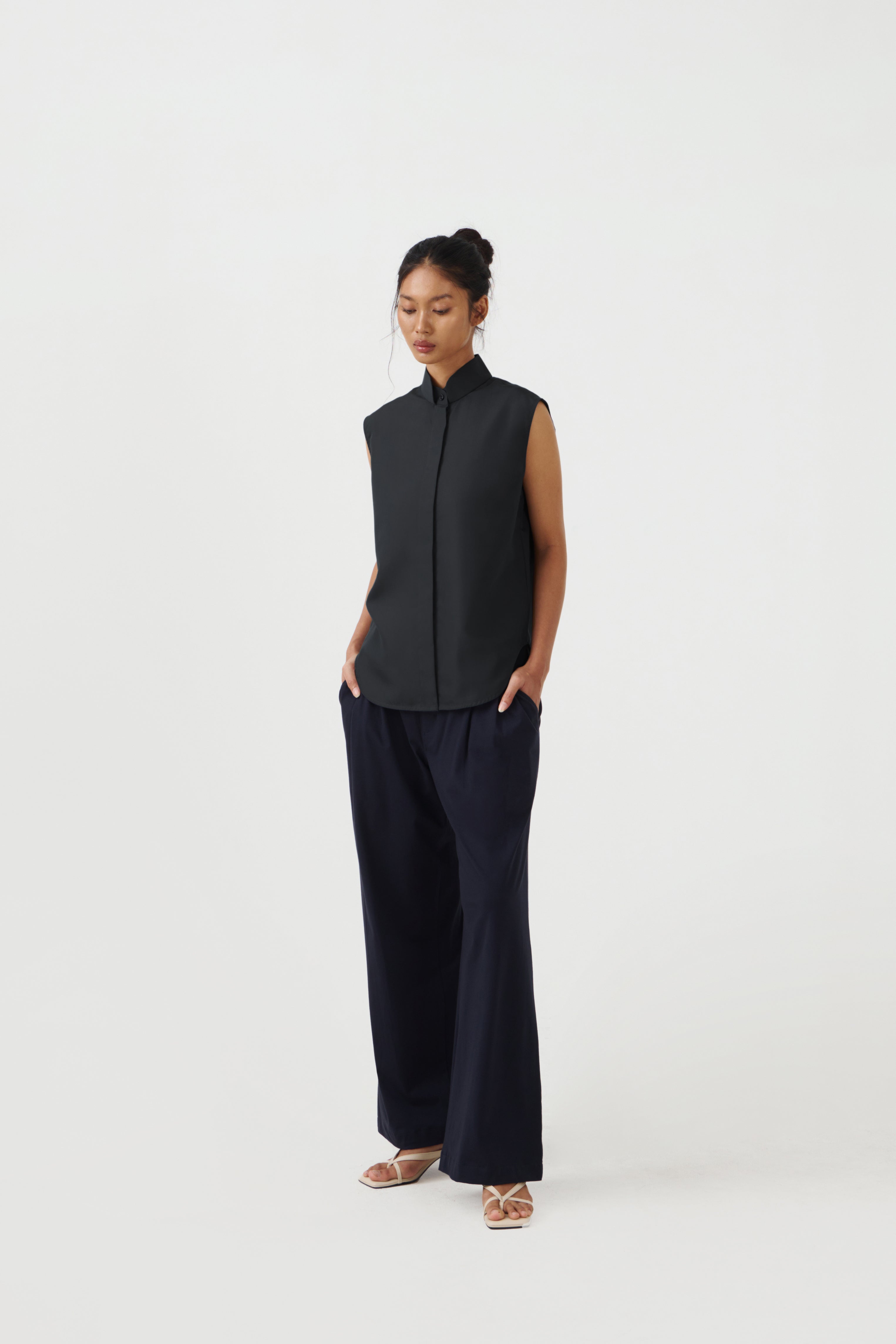 CHARIN - Black
