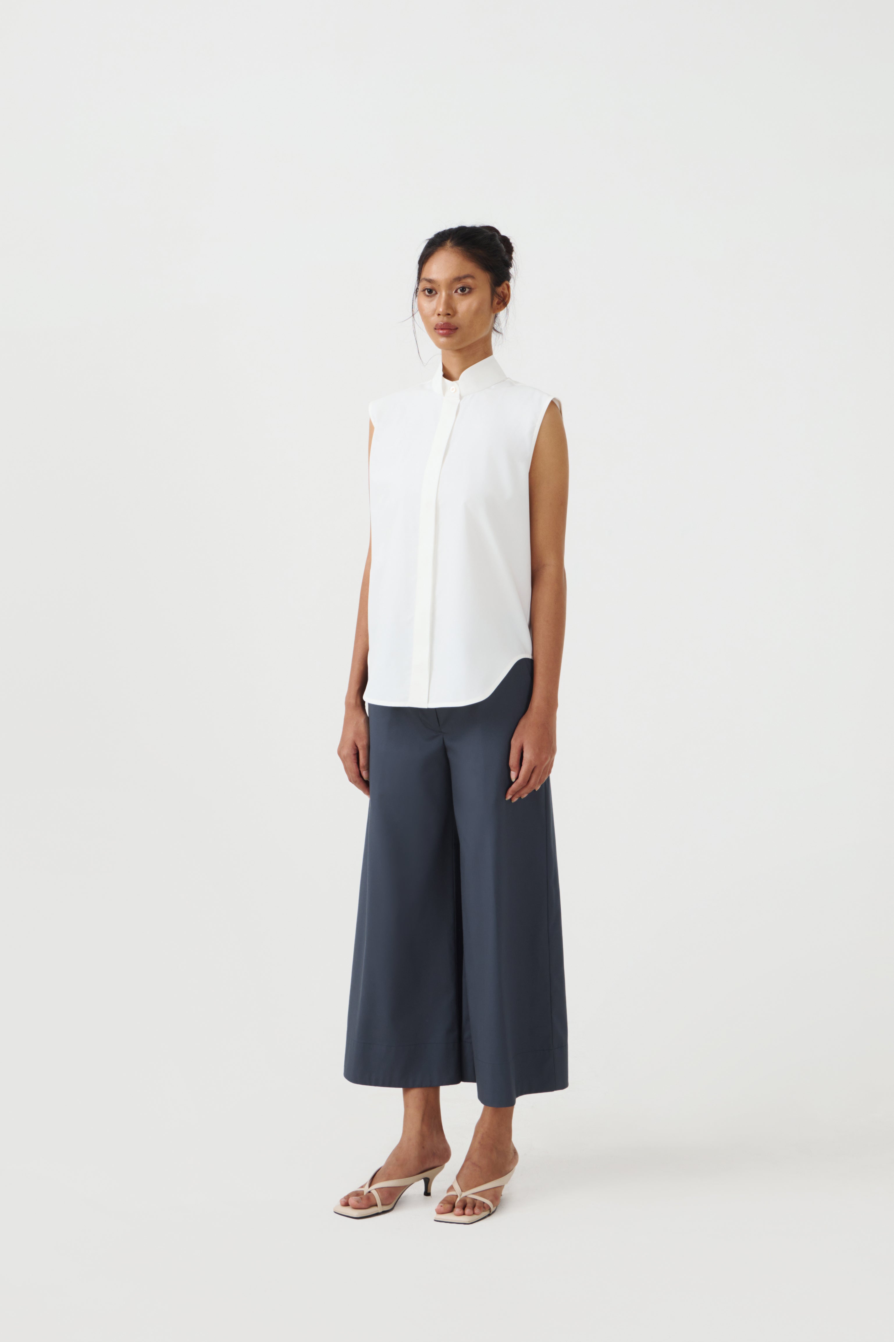 CHARIN - White