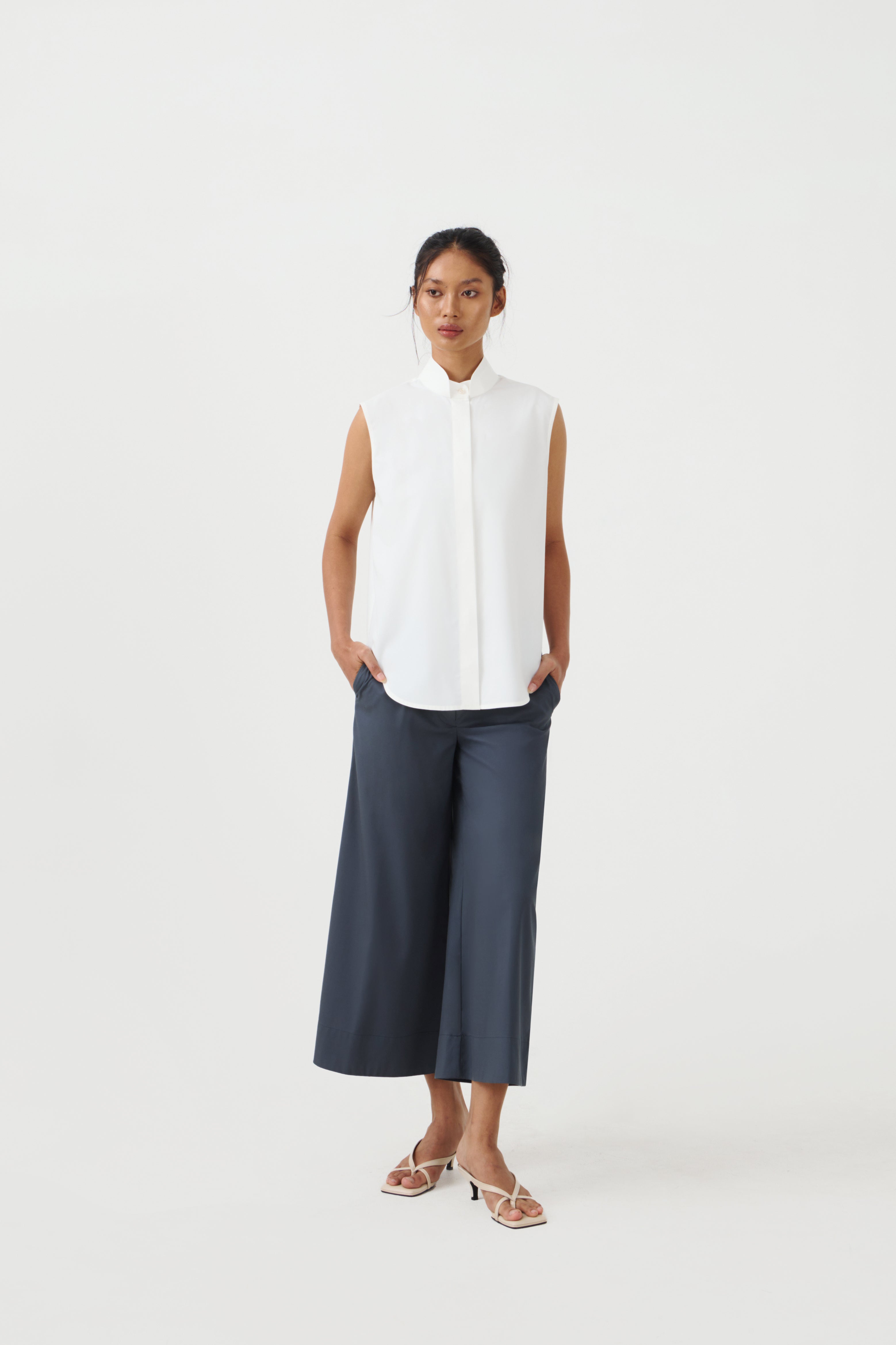 CHARIN - White