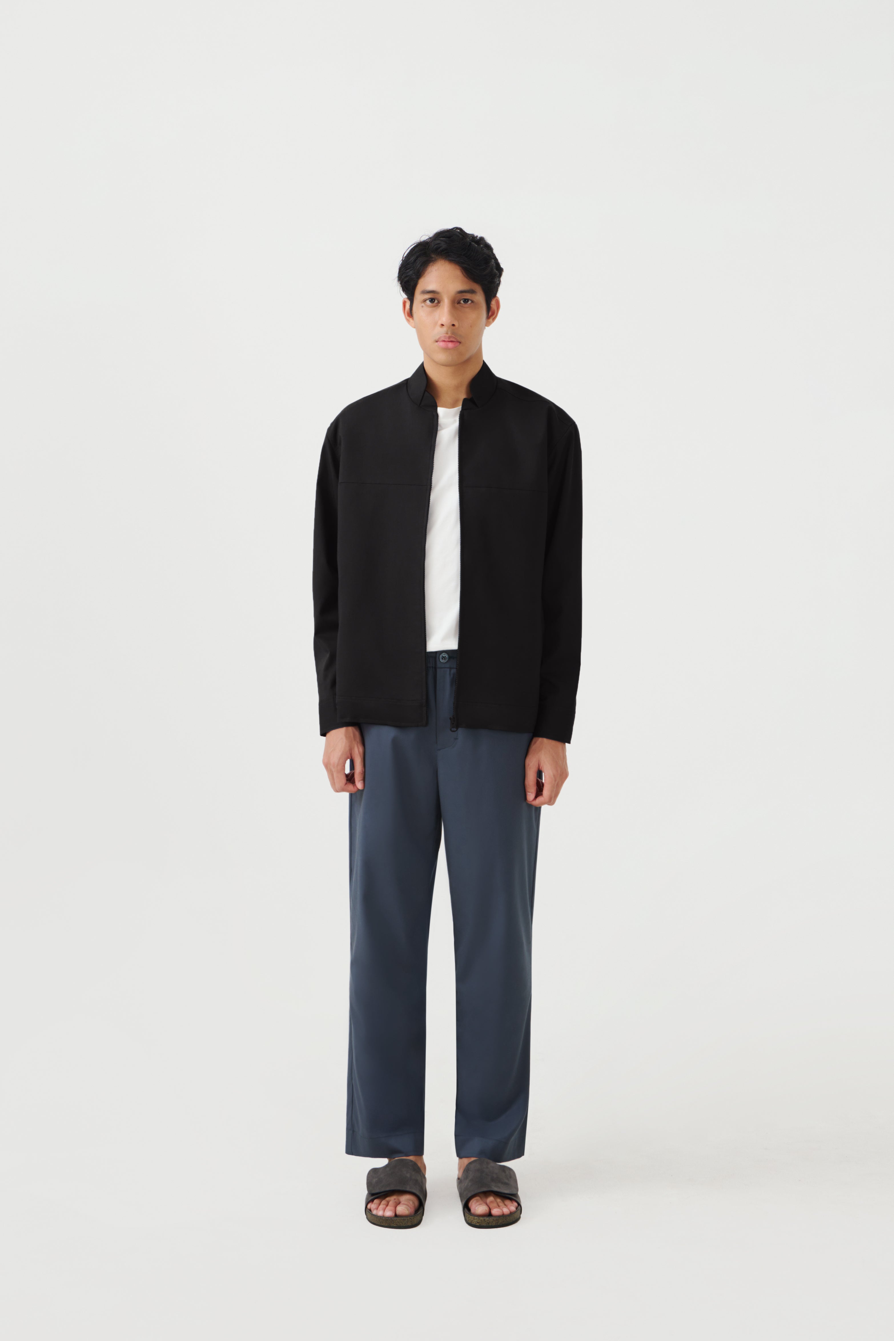 KUROCHA OUTER - Black