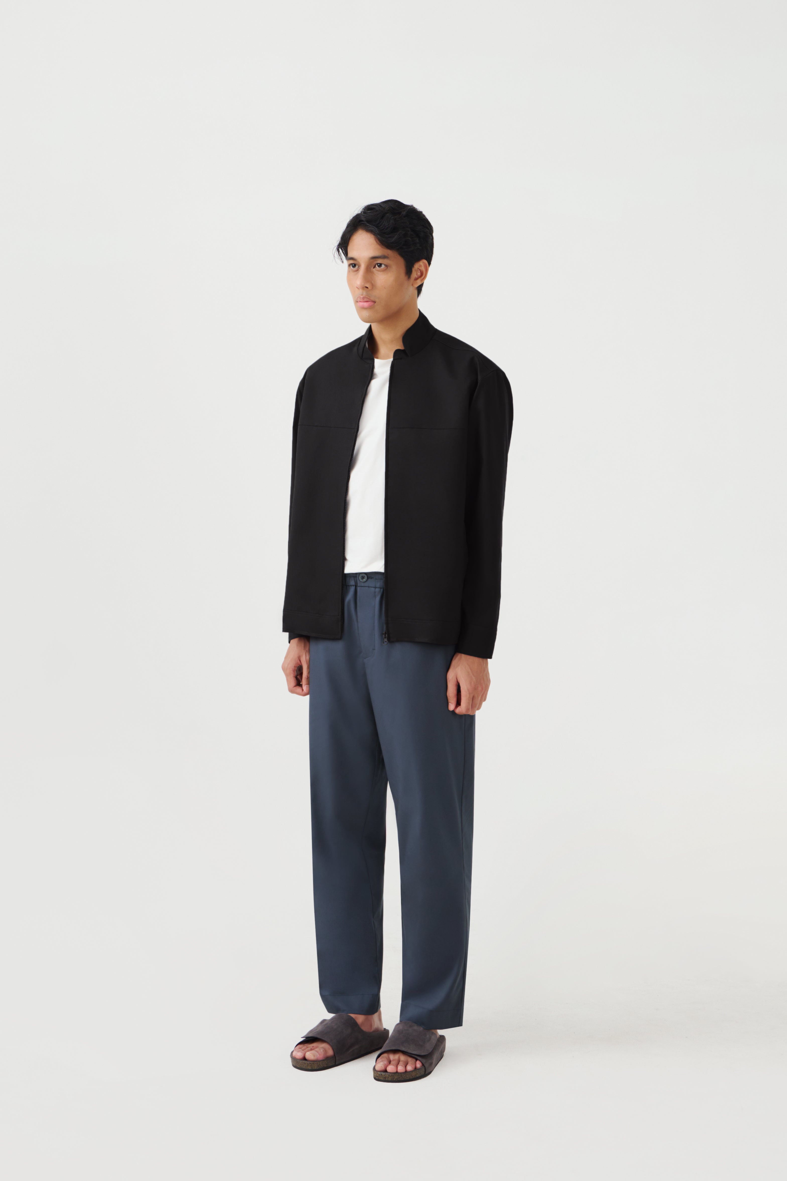 KUROCHA OUTER - Black