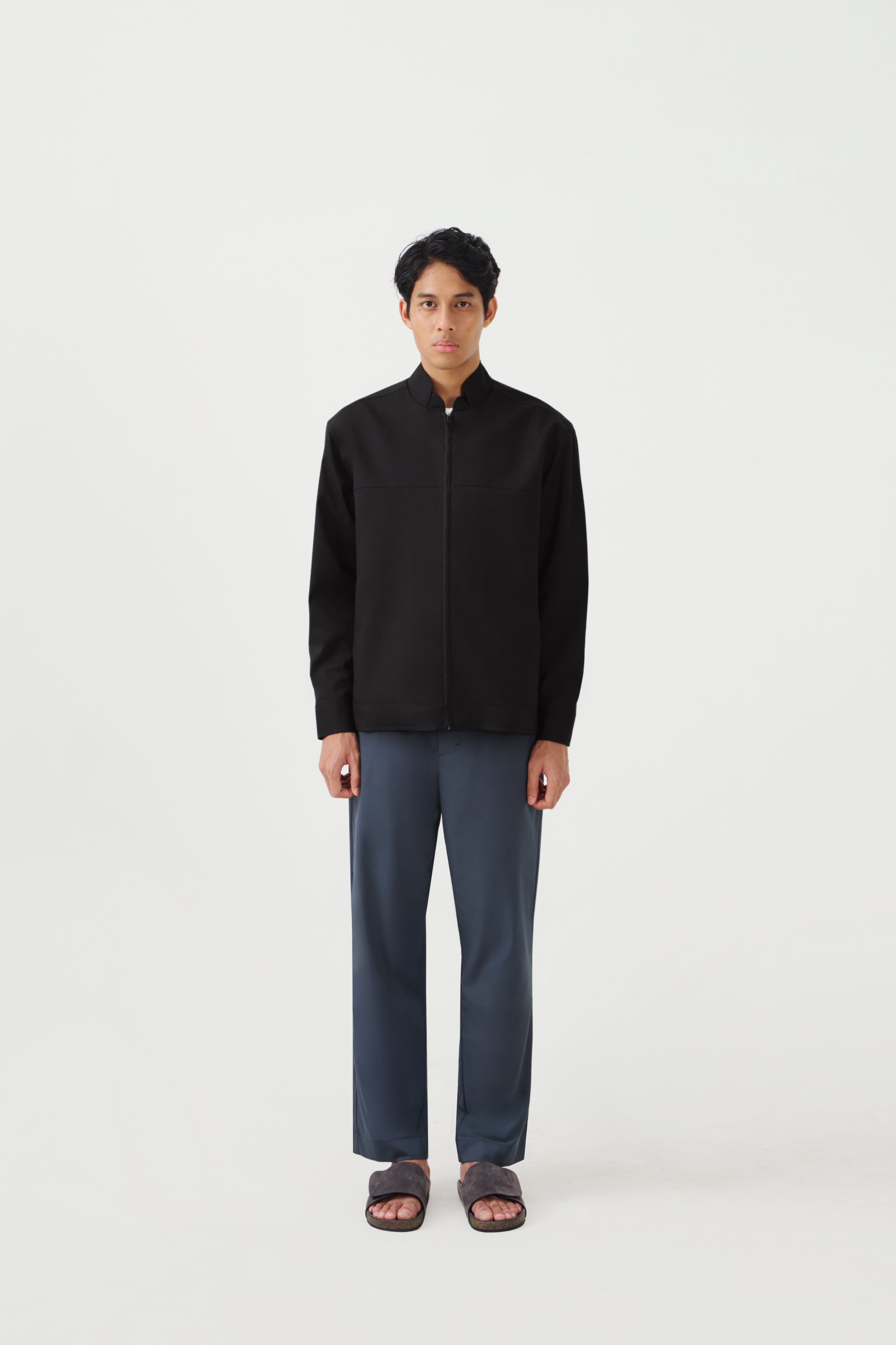 KUROCHA OUTER - Black