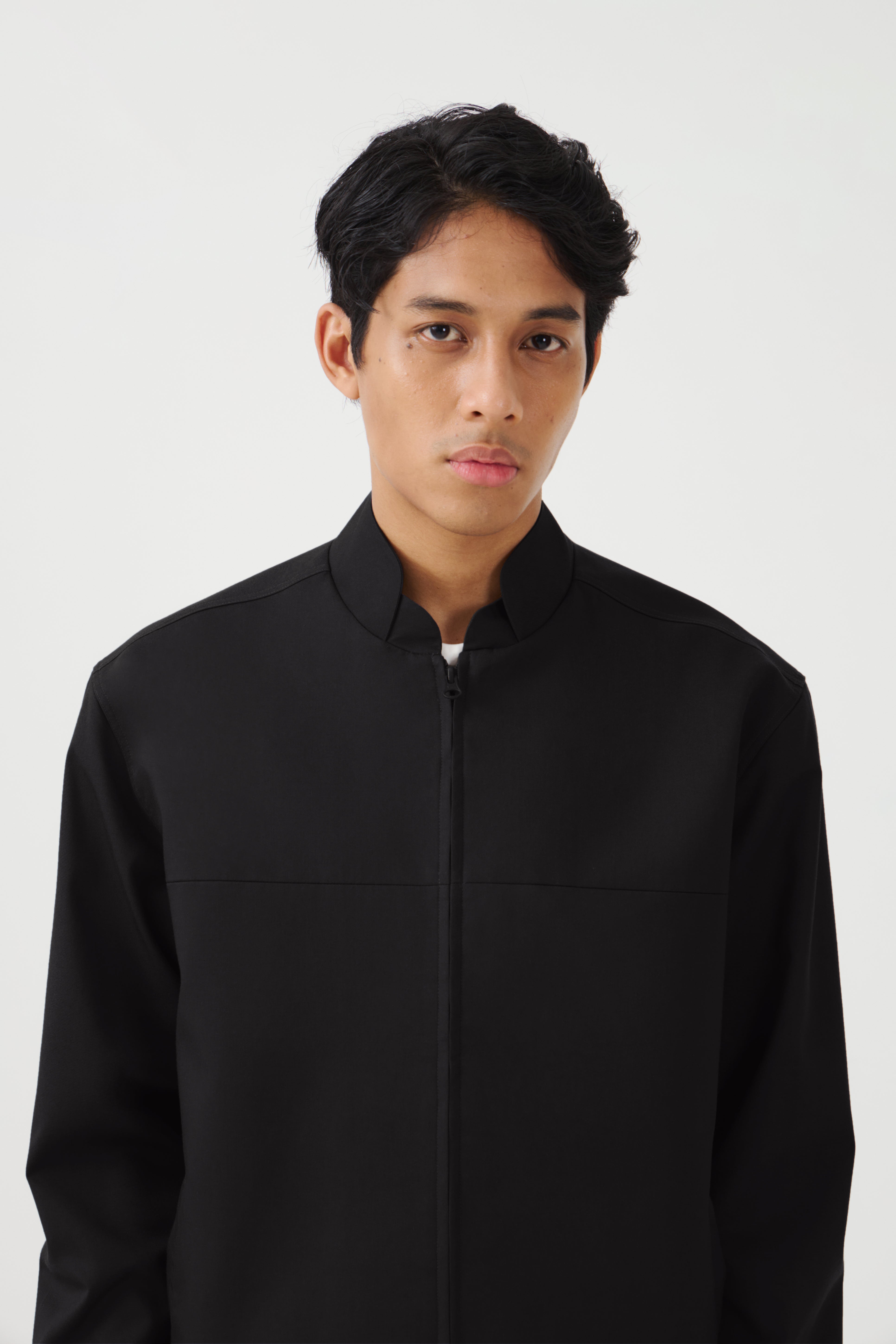 KUROCHA OUTER - Black