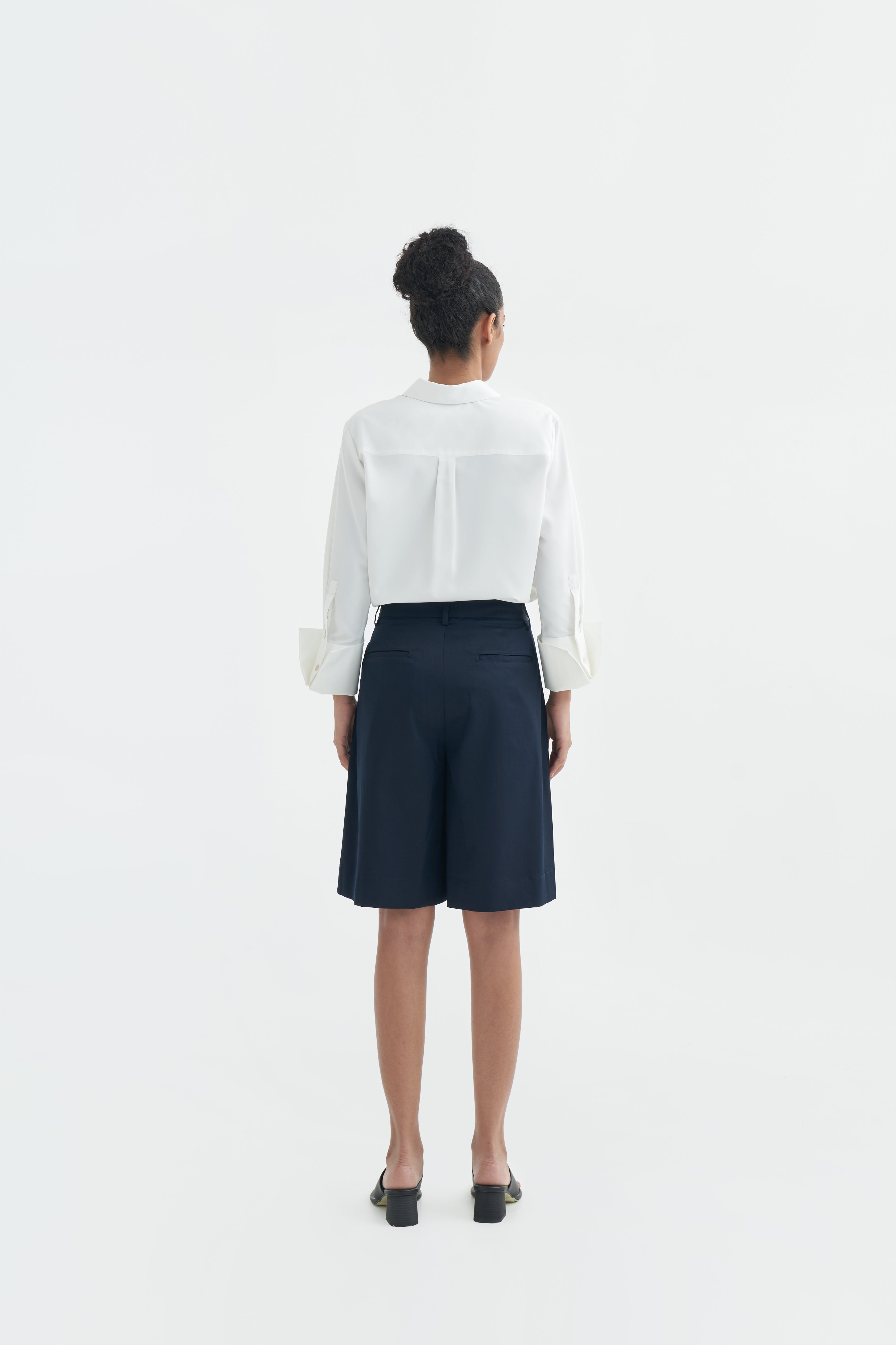 MAIRA SHORTS - Deep Navy