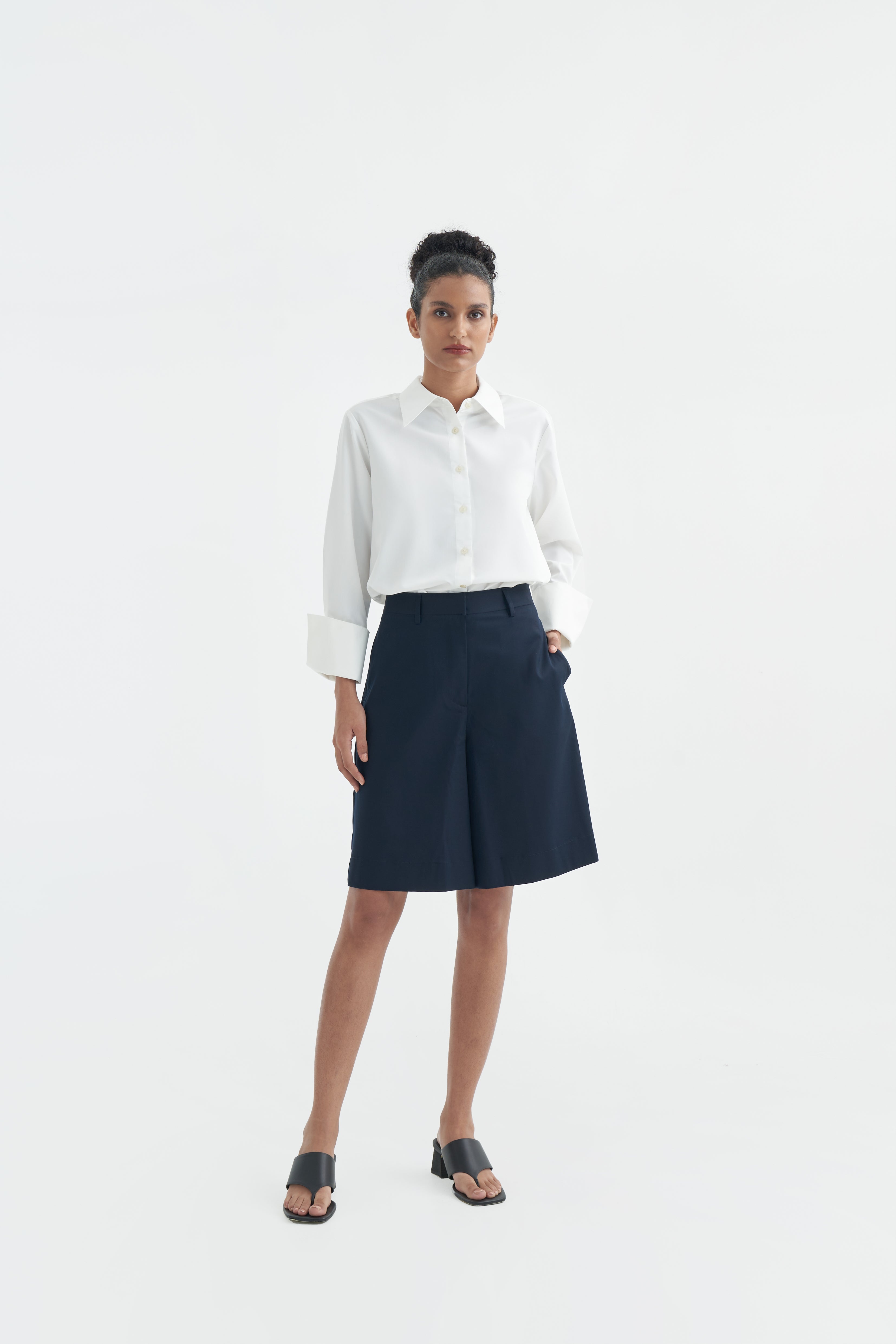 MAIRA SHORTS - Deep Navy