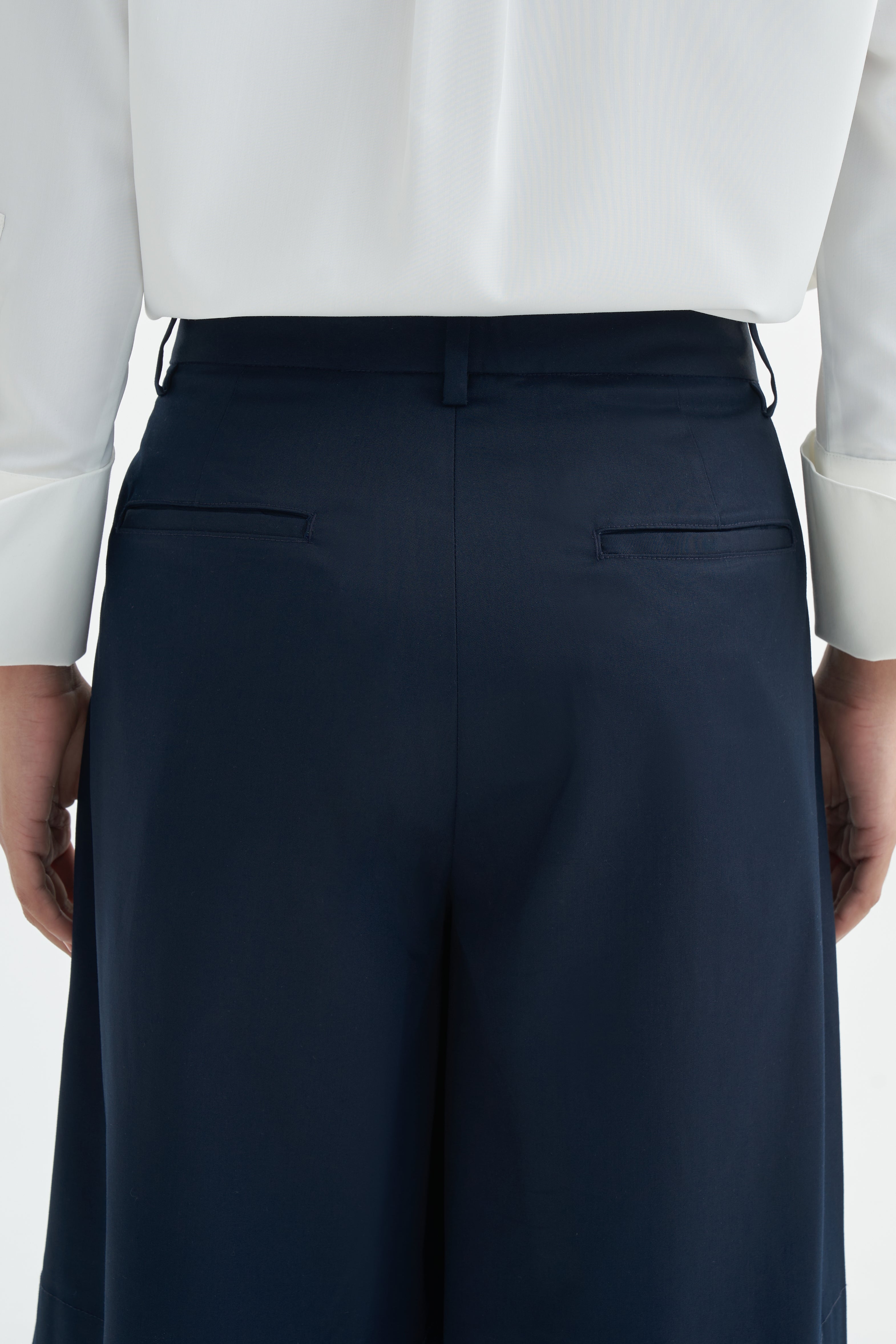 MAIRA SHORTS - Deep Navy