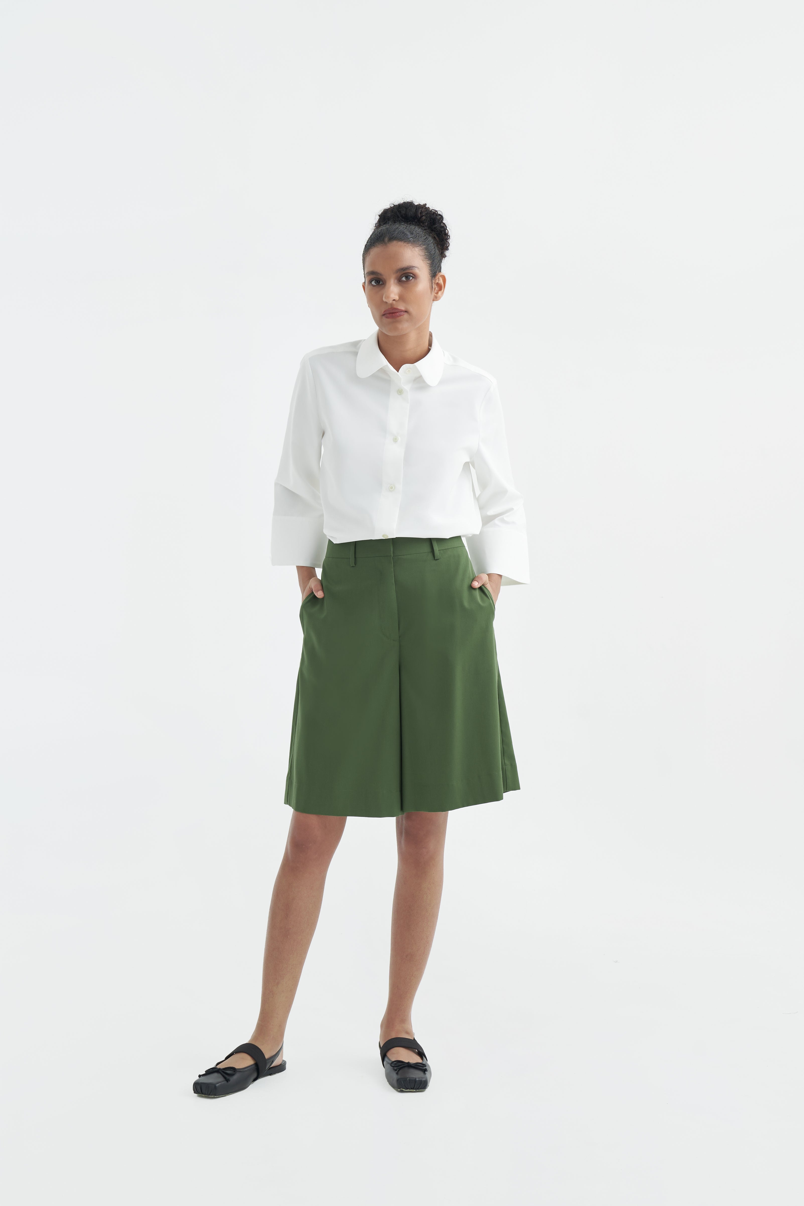MAIRA SHORTS - Moss Green
