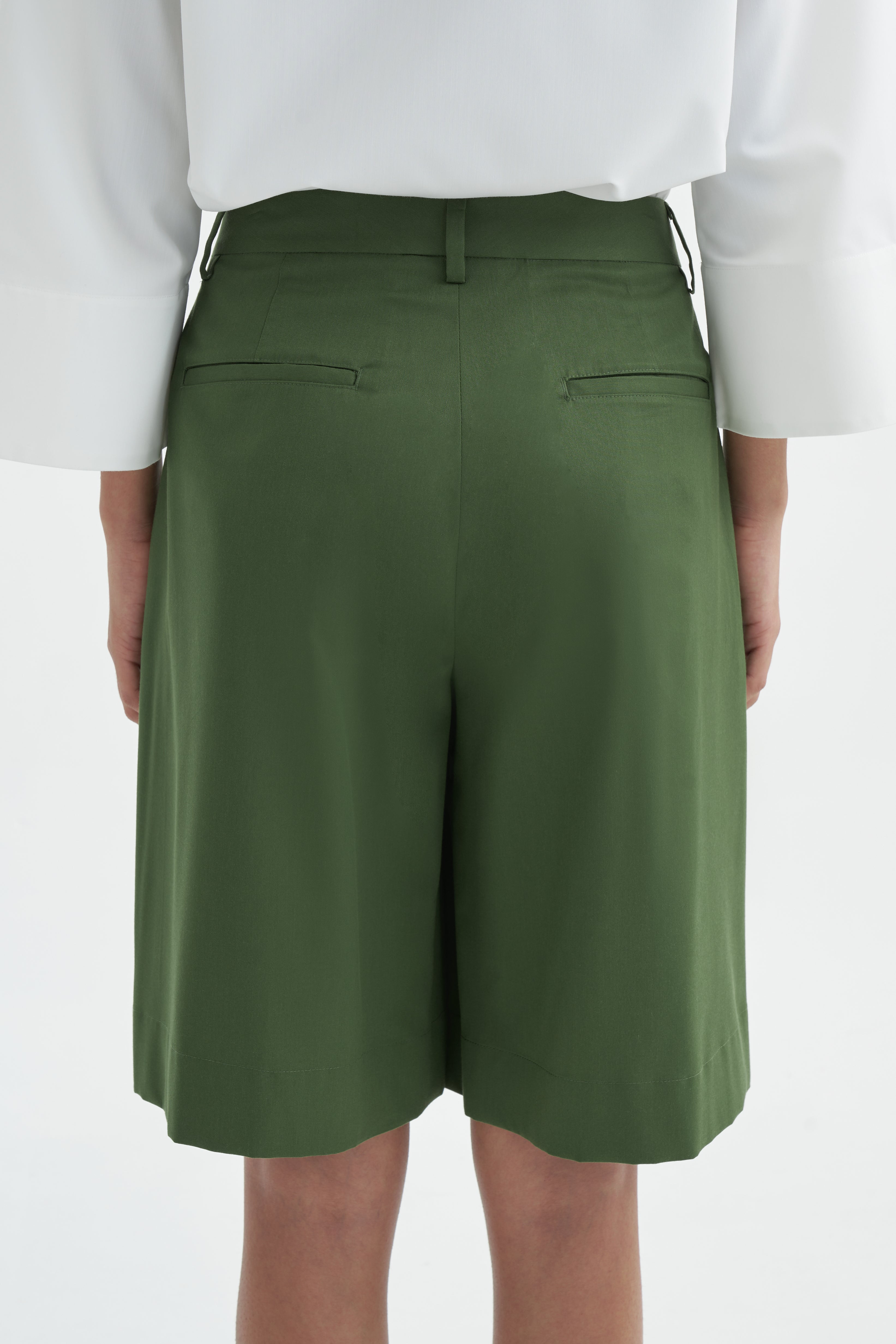 MAIRA SHORTS - Moss Green