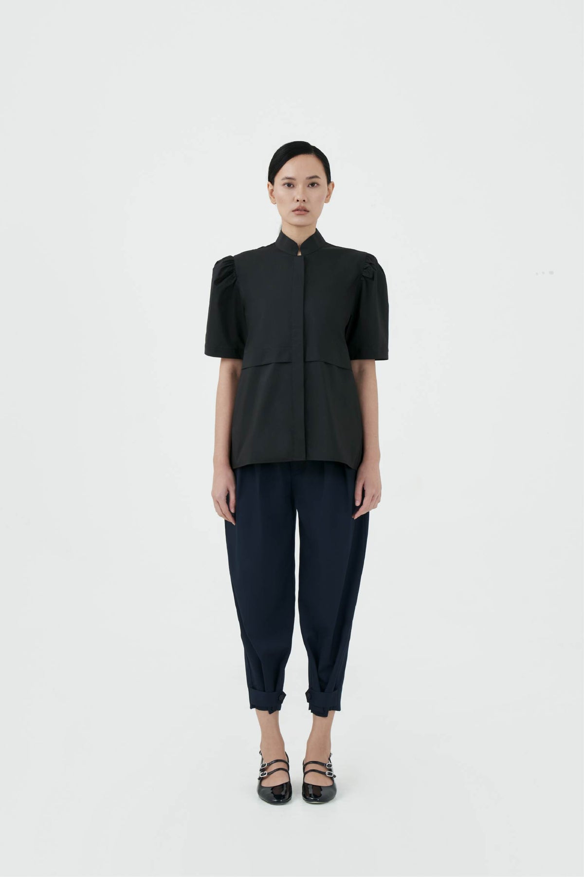 YUWA - Black