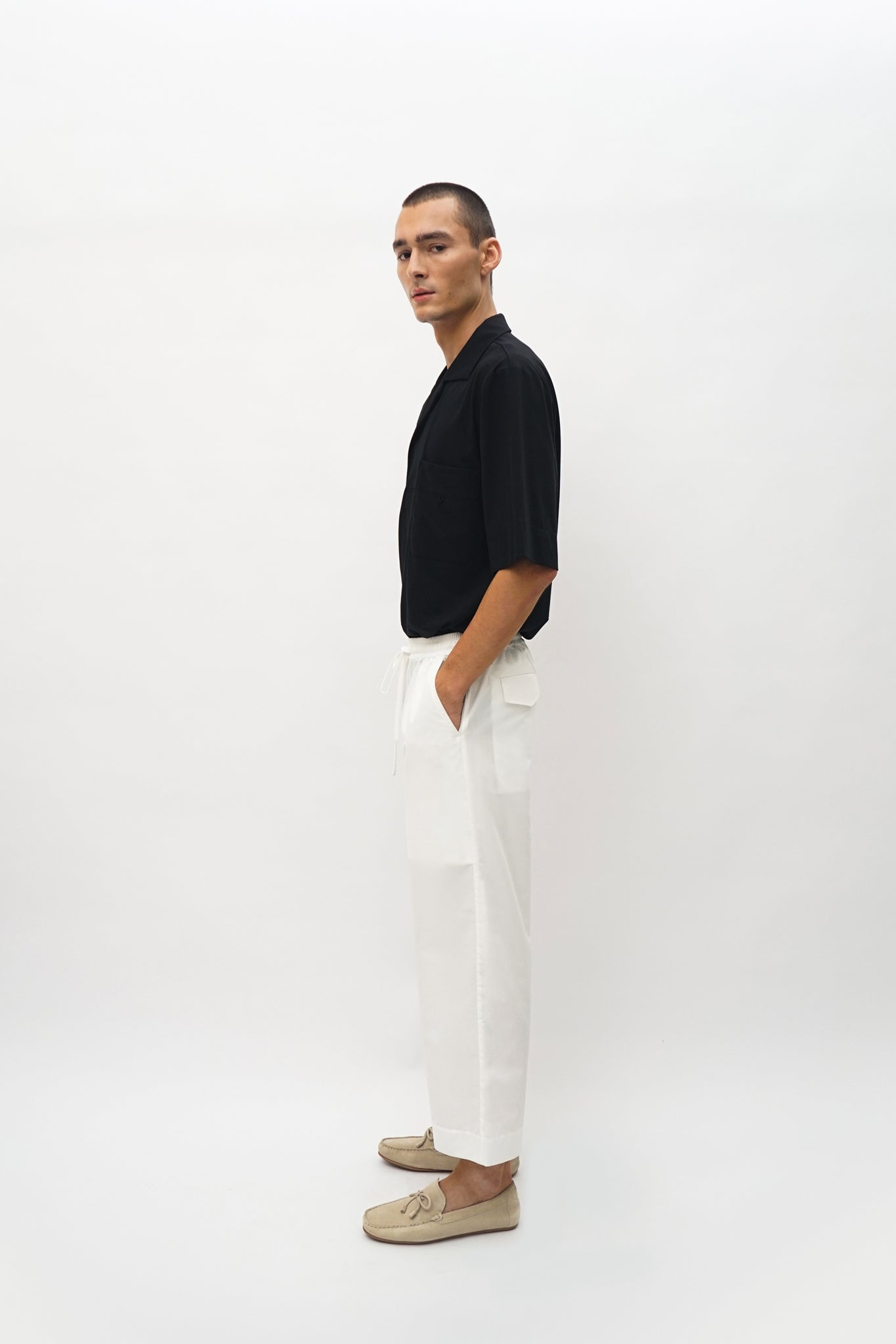 AKIHO PANTS - White