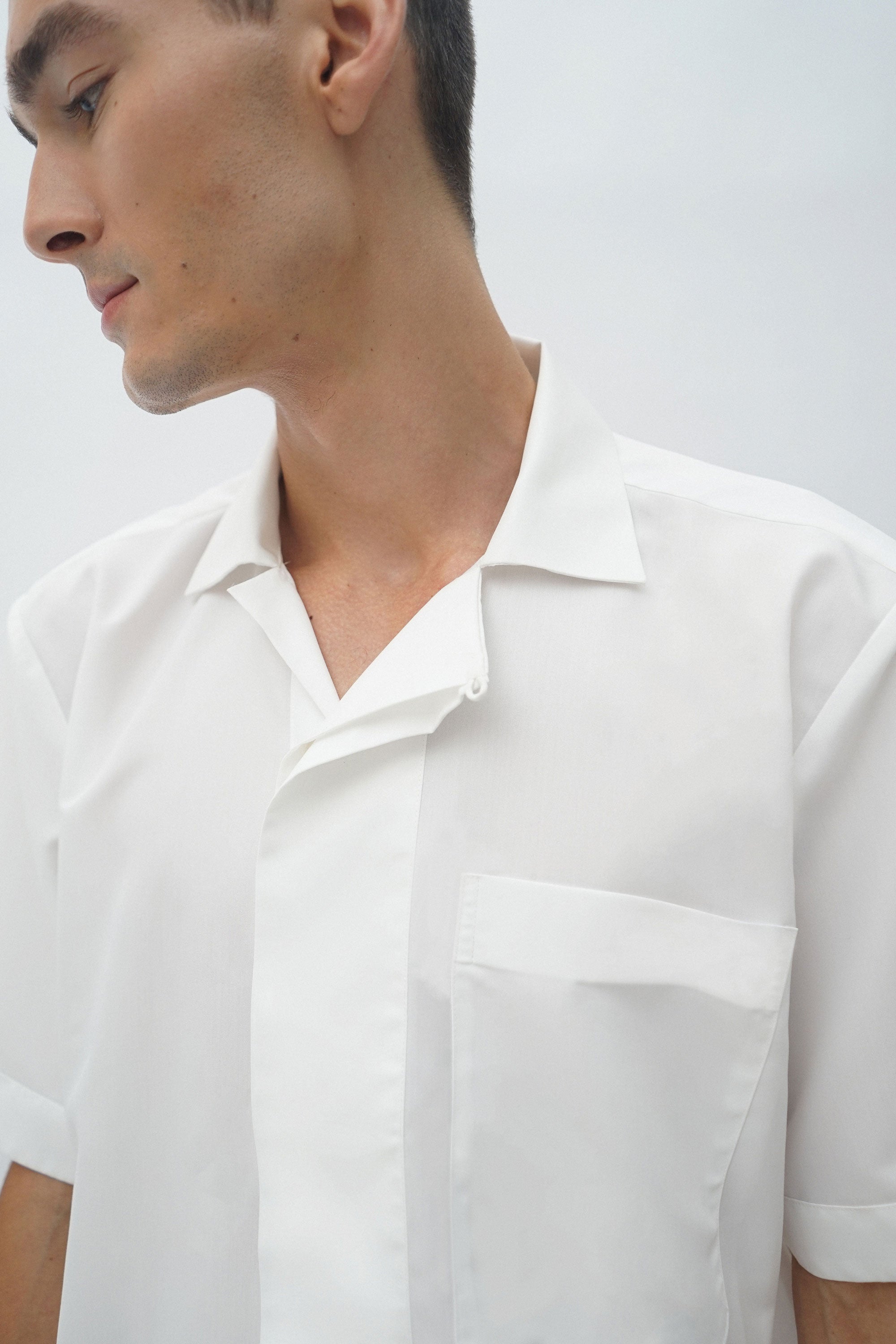 WAKU - White