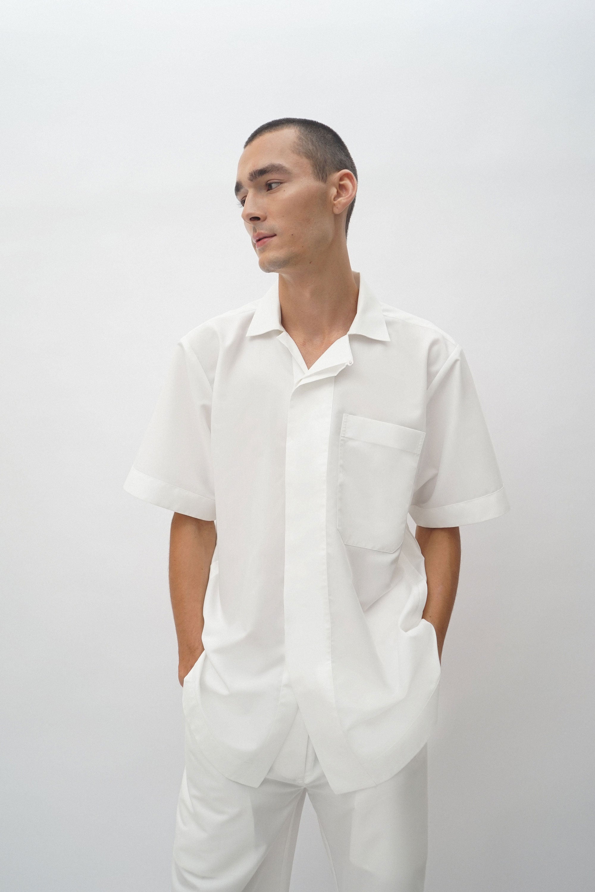 WAKU - White