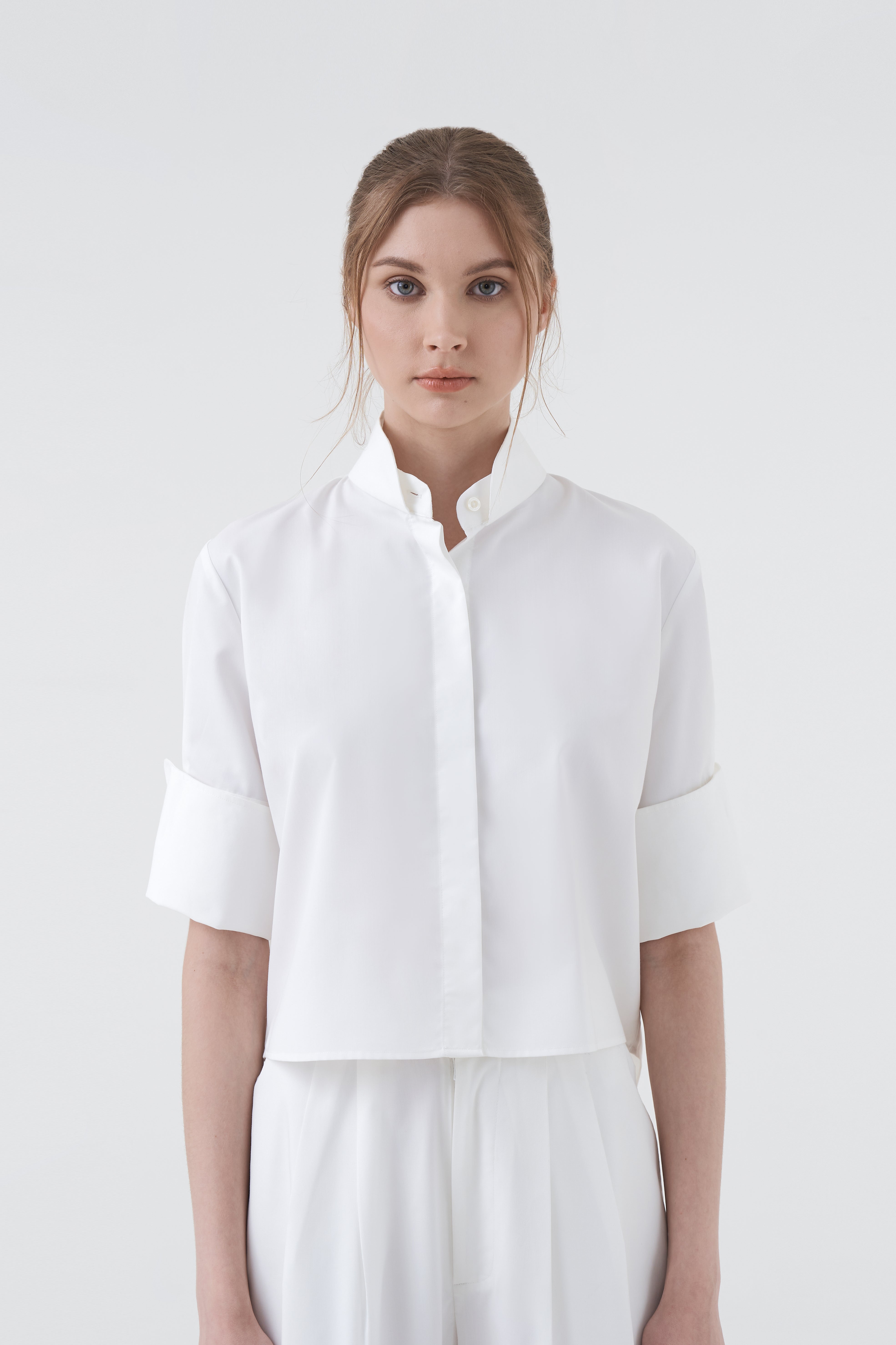 CHA CROP - White