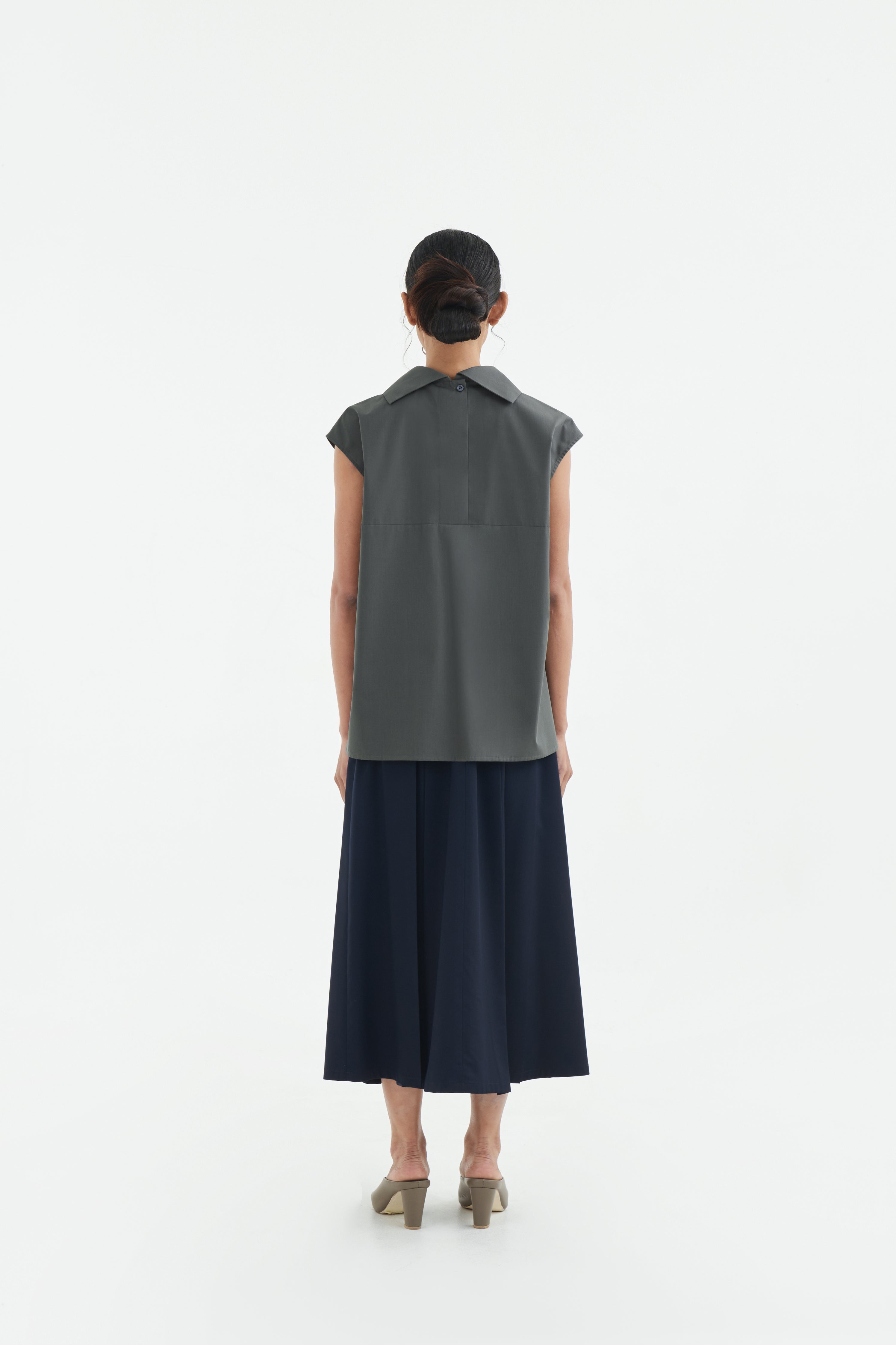 AMANA - Iron Grey