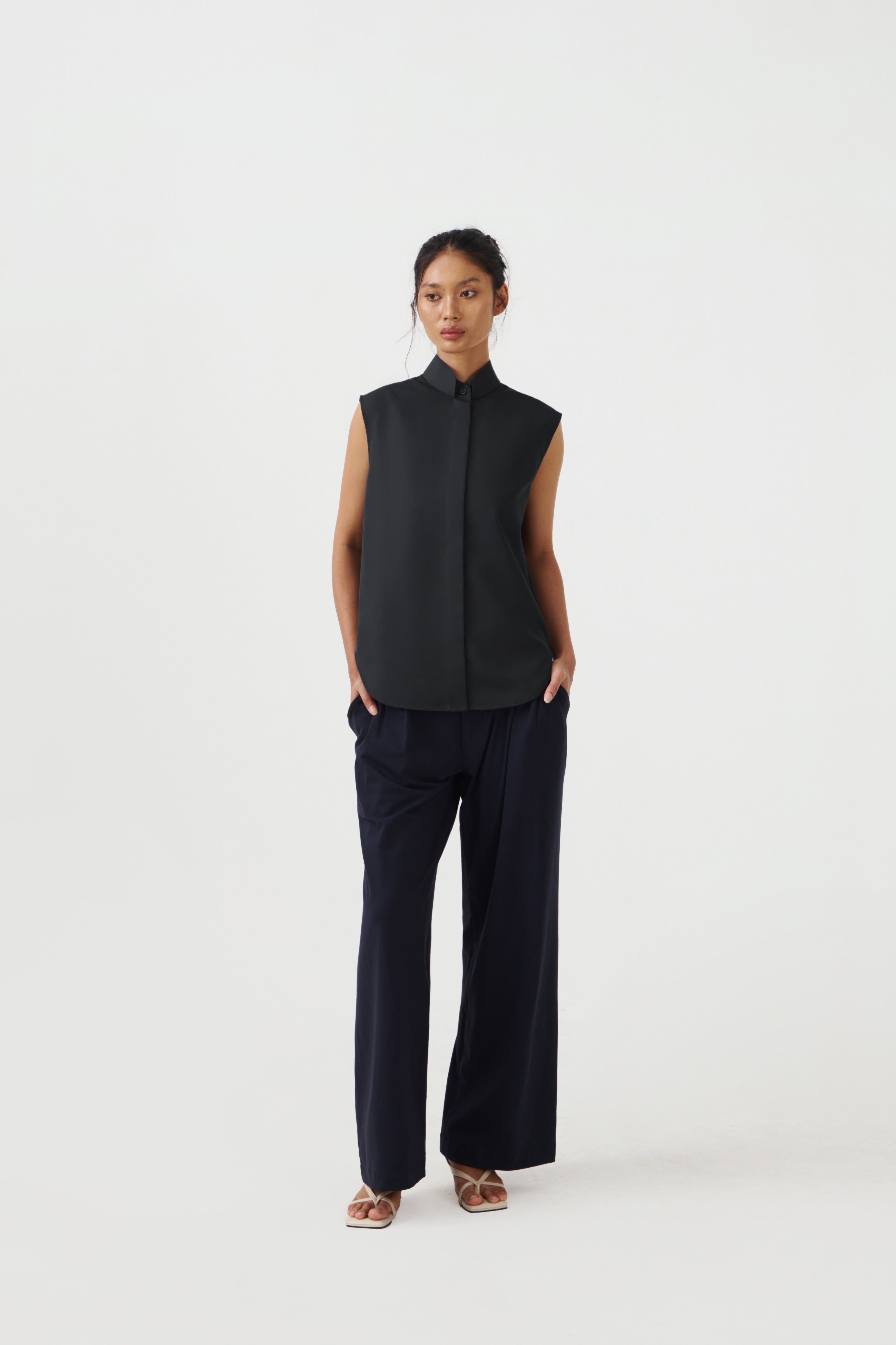 CHARIN - Black