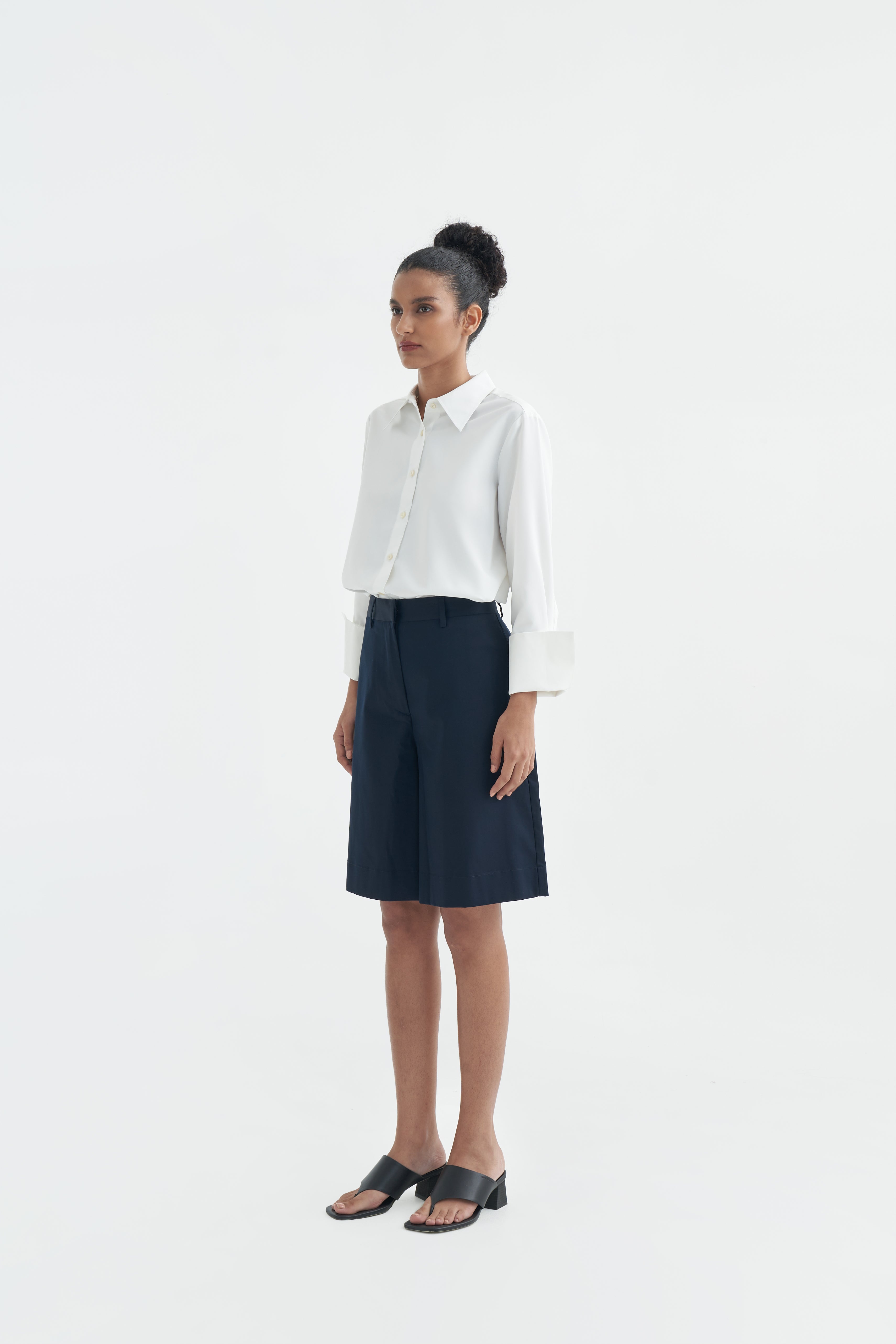 MAIRA SHORTS - Deep Navy