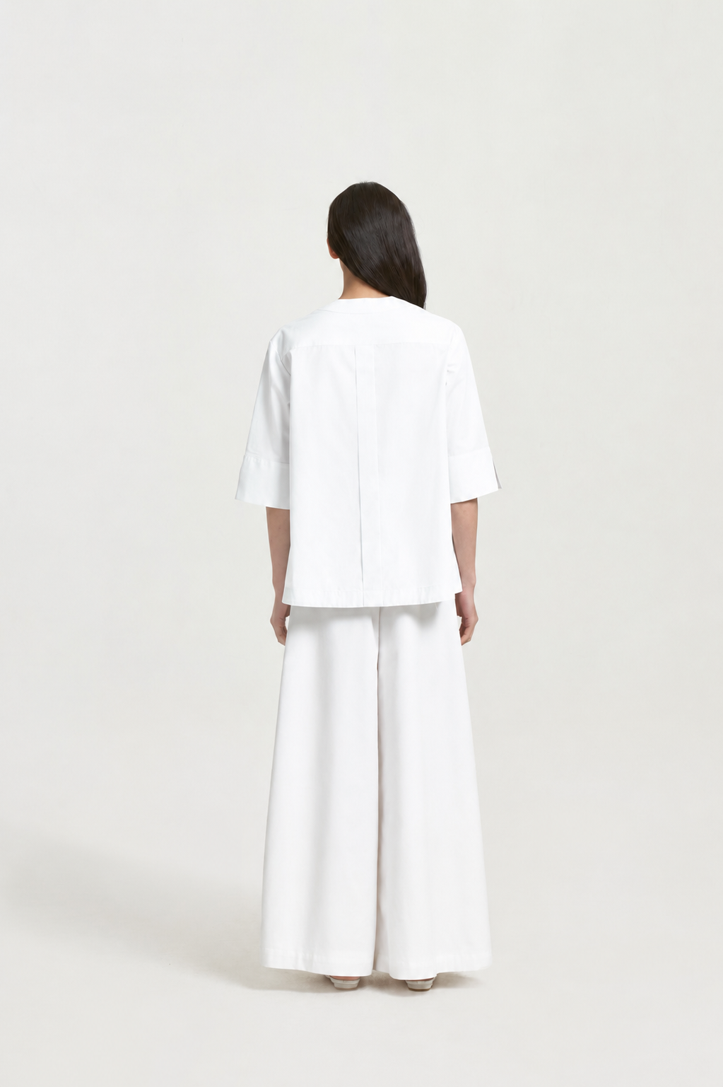 AMAKA - White