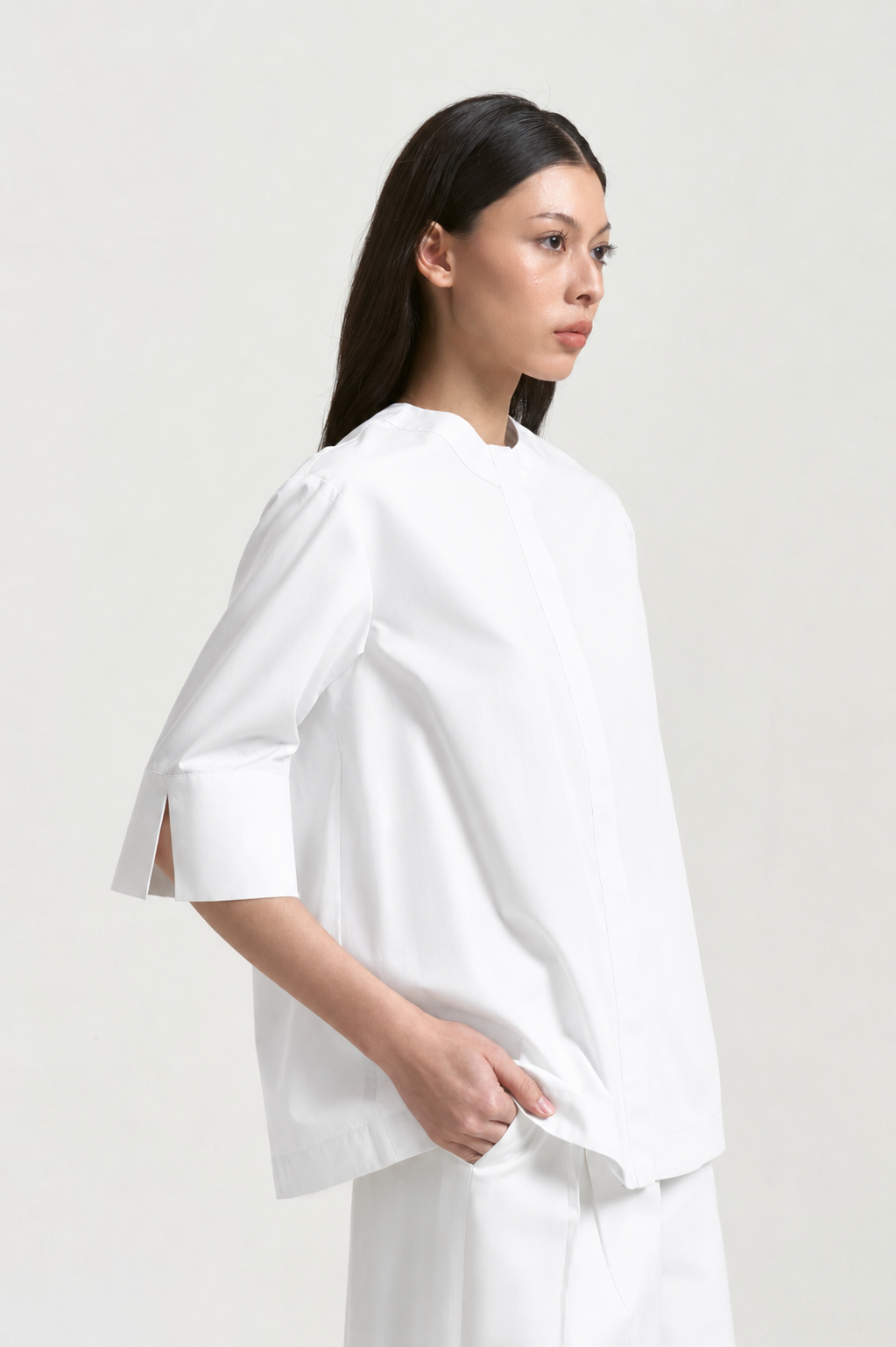AMAKA - White