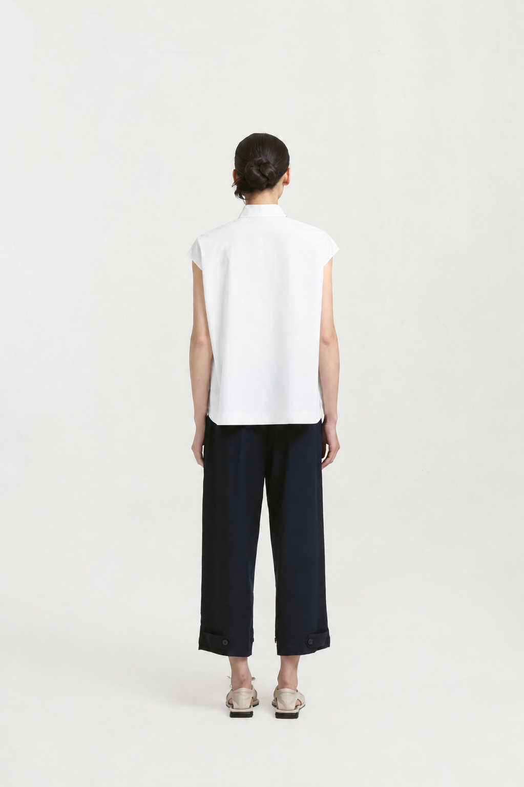 AMIRA - White