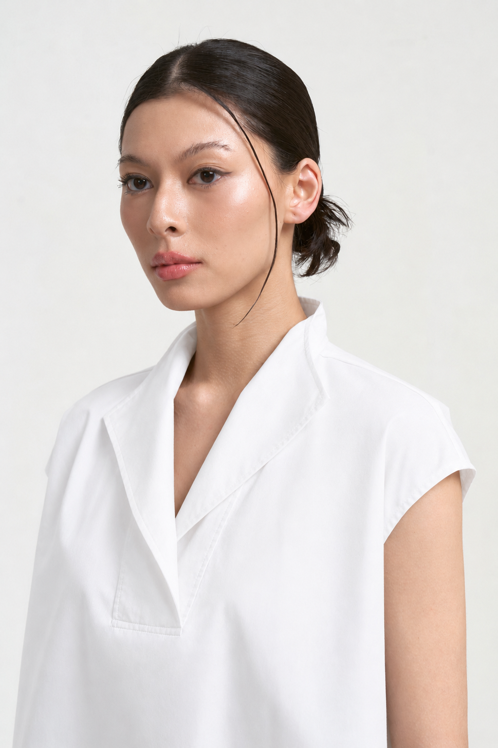 AMIRA - White